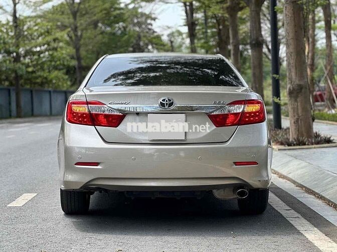 Toyota Camry 2.5Q 2014 màu vàng cát
