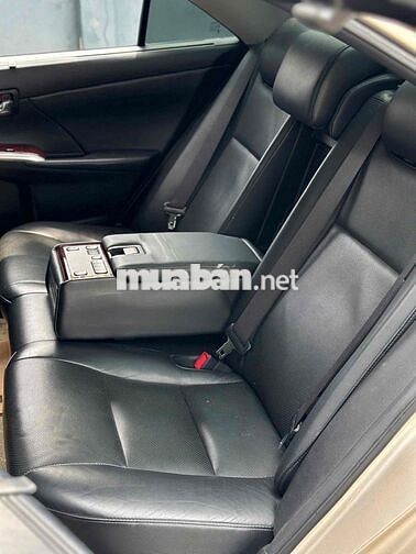Toyota Camry 2.5Q 2014 màu vàng cát