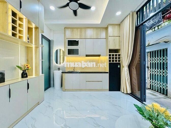 SIÊU PHẪM Q4- HẺM 4m- 18m2 - 2 TẦNG- CHỈ 2.5 TỶ