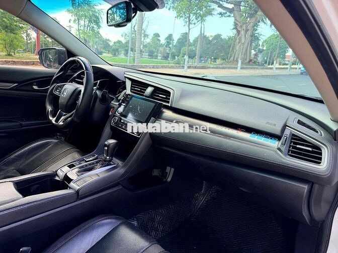 Honda Civic 2020 RS Trắng