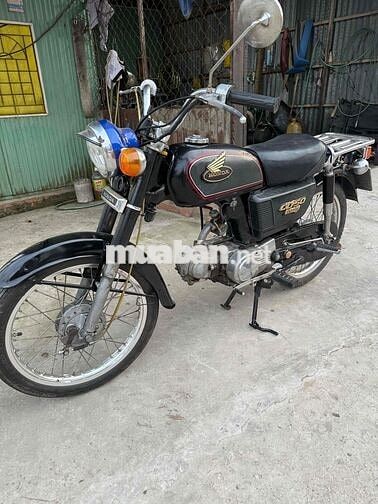 Honda CD 50 Đen Cổ điển