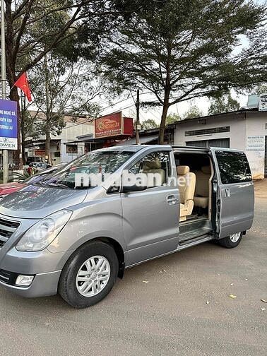 Hyundai Starex 2017 Xám