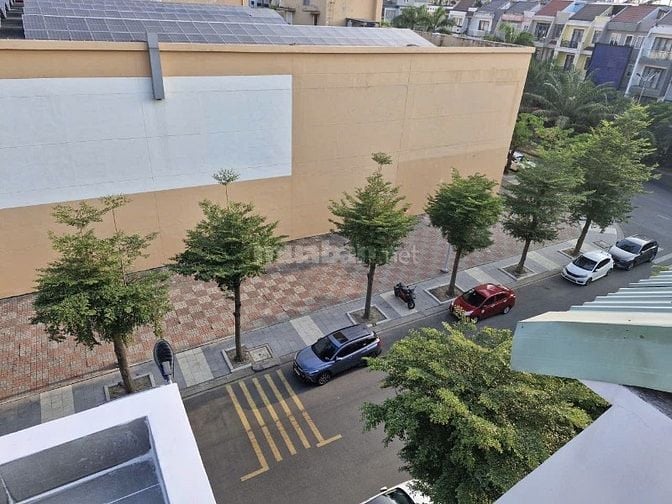 Nhà phố thương mại, ngay trước cửa chính Lotte Mart Lái Thiêu, 33tr/th