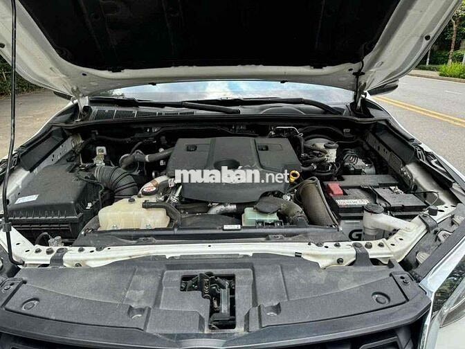 Toyota Fortuner 2025 2.4AT Trắng 1 Cầu Máy Dầu