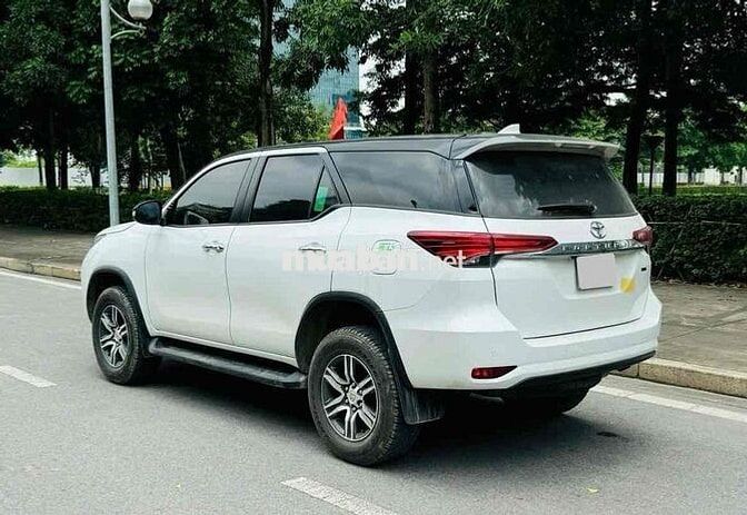 Toyota Fortuner 2025 2.4AT Trắng 1 Cầu Máy Dầu