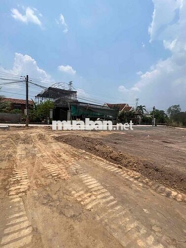 CẦN RA GẤP LÔ 4X20 SÁT CHỢ THẠNH PHÚ