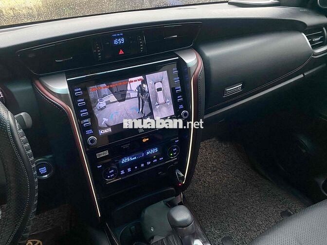 Toyota Fortuner Legender 2022 2.4AT Đồng
