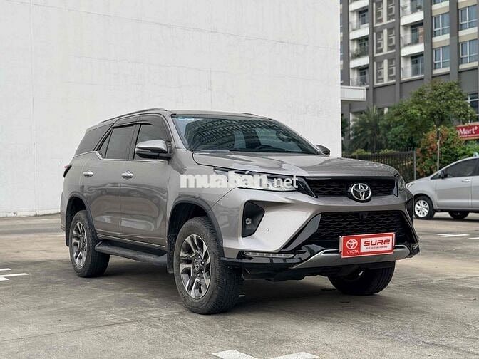 Toyota Fortuner 2022 2.4AT Legender 27.000km