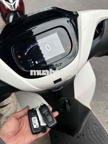 Honda SH 160 ABS 2026 Trắng 300 km
