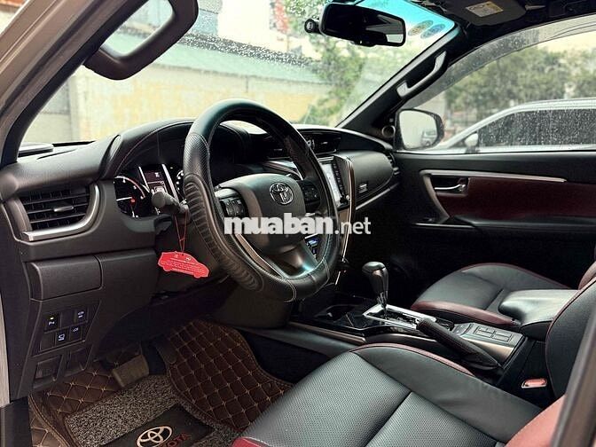 Toyota Fortuner 2022 2.4AT Legender 27.000km