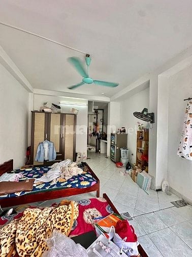  Nhà Tôn Thất Tùng ngõ thông kinh doanh, Dt 45m2, 6t, mt 4m, 9.5 tỷ.