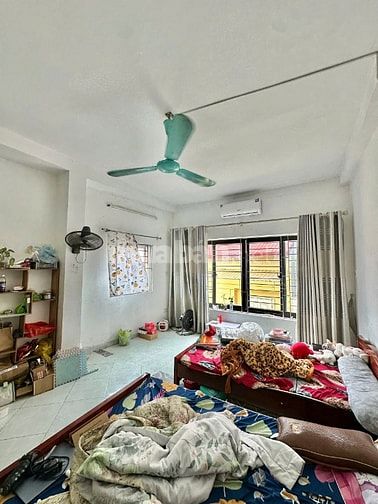  Nhà Tôn Thất Tùng ngõ thông kinh doanh, Dt 45m2, 6t, mt 4m, 9.5 tỷ.
