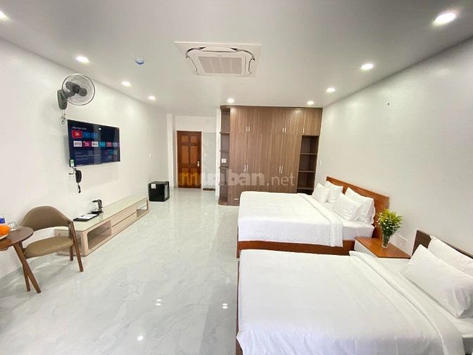 Bán khách sạn 7 tầng mặt tiền 266 Nguyễn Xí Bình Thạnh HĐT160 tháng
