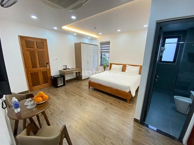 Bán khách sạn 7 tầng mặt tiền 266 Nguyễn Xí Bình Thạnh HĐT160 tháng