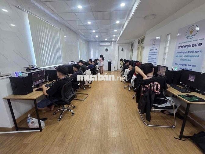 [GẤP, KO CẦN KN] NV CHƠI GAME QUẬN 7