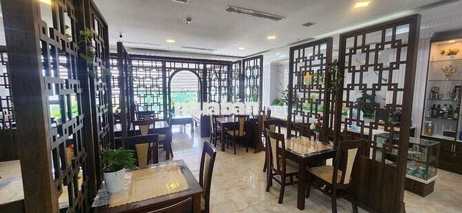 Bán Khách Sạn 11 tầng Hà Kỳ Ngộ - Đà Nẵng