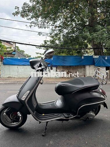 Piaggio Vespa Sprint xám