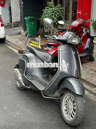 Piaggio Vespa Sprint xám