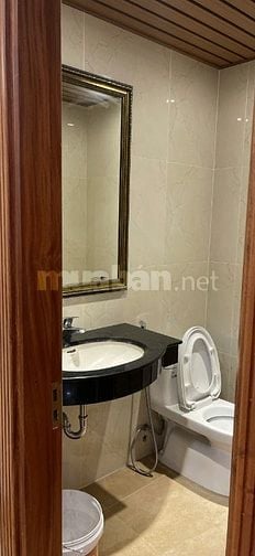 Cho thuê nhà mặt phố Nguyễn Văn Lộc, 80m2x5T, MT 6m, kinh doanh tốt