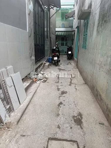 Nhà mới ở liền 3 Tầng đúc Ụ CÂY P10Q8 cách mt 1 căn 