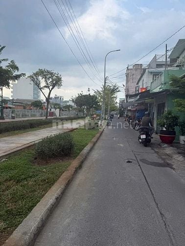 Nhà mới ở liền 3 Tầng đúc Ụ CÂY P10Q8 cách mt 1 căn 