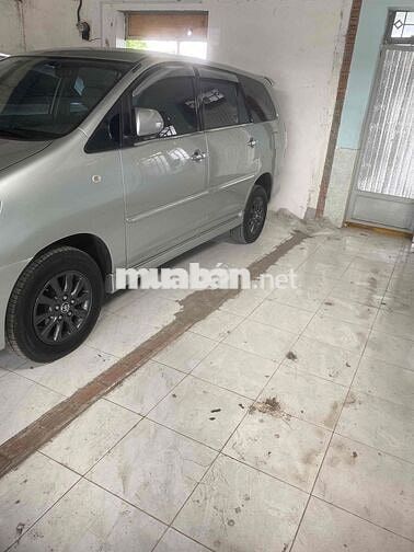 Toyota Innova 2.0G 2012 Bạc