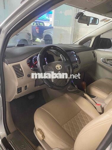 Toyota Innova 2.0G 2012 Bạc