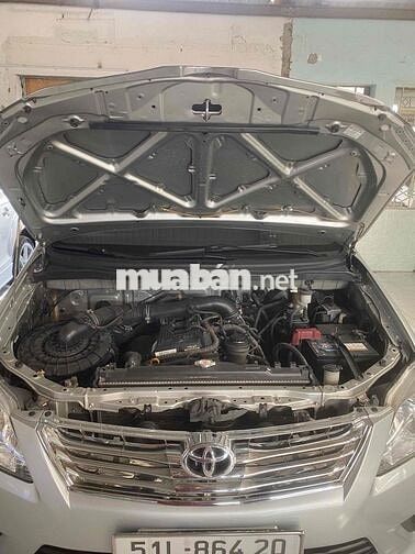 Toyota Innova 2.0G 2012 Bạc