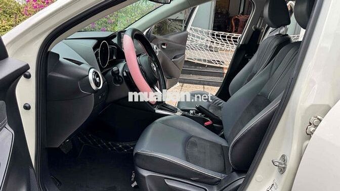 Mazda 2 Luxury 2022 Sedan Trắng 99.000km