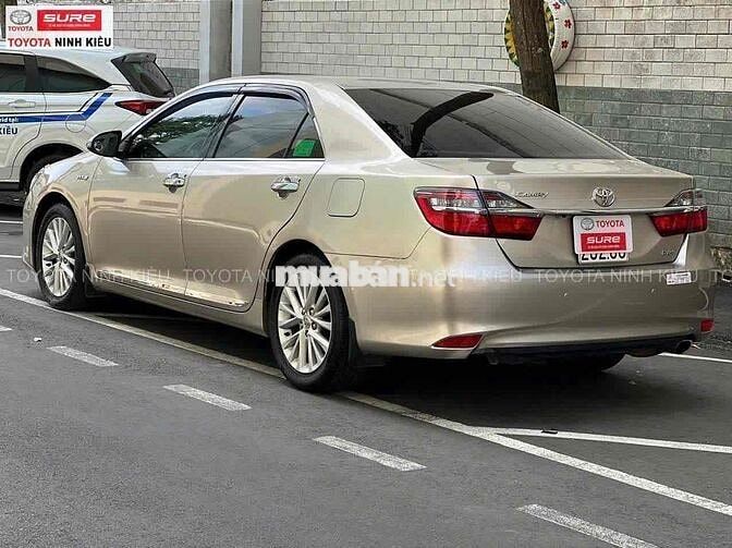 Toyota Camry 2017 Vàng Cát 130.000 km