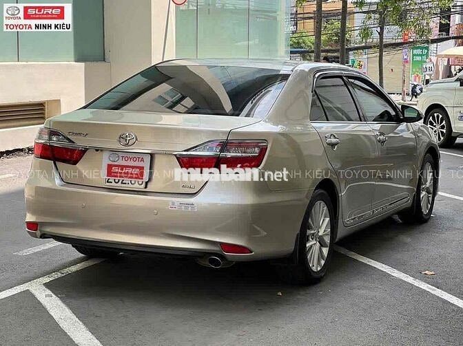 Toyota Camry 2017 Vàng Cát 130.000 km