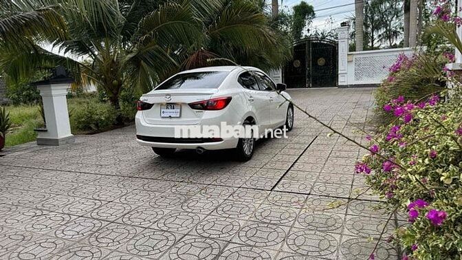 Mazda 2 Luxury 2022 Sedan Trắng 99.000km