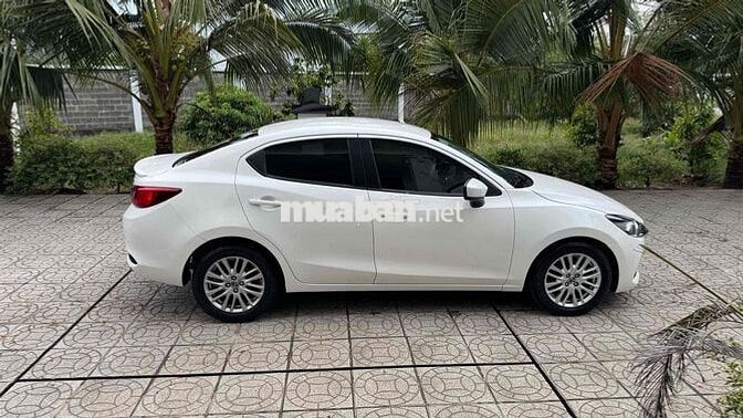 Mazda 2 Luxury 2022 Sedan Trắng 99.000km