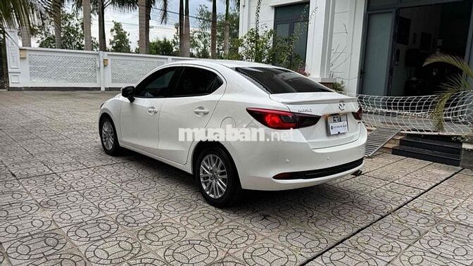 Mazda 2 Luxury 2022 Sedan Trắng 99.000km