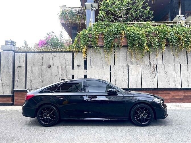Honda Civic RS Đen 5 chỗ