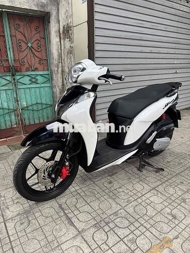 Honda SH Mode Trắng đen