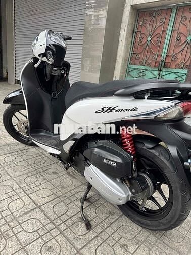 Honda SH Mode Trắng đen