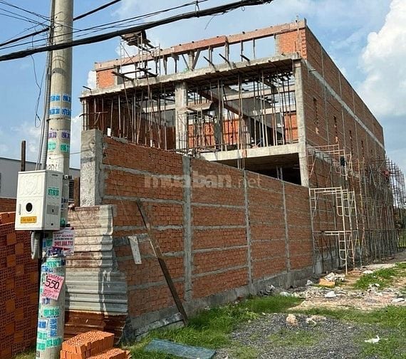 BÁN XƯỞNG MỚI XÂY MẶT TIỀN ẤP ĐÌNH 2, CÁCH LÊ THỊ HÀ 150M, ĐT 12x50M