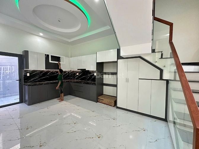 Nhà mới 100% dt70m2 2 lầu 4pn full nội thất HXH Hương Lộ 3 Q. Bình Tân