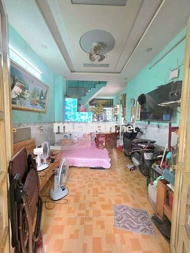 nhà 2 lầu, có sổ hồng mặt tiền đường 8 m