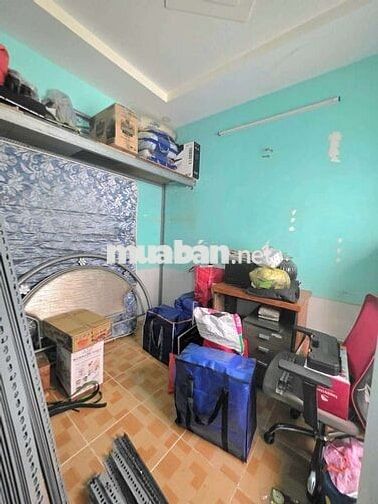 nhà 2 lầu, có sổ hồng mặt tiền đường 8 m