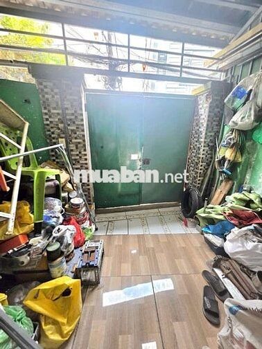 nhà 2 lầu, có sổ hồng mặt tiền đường 8 m