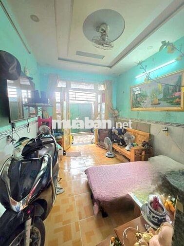 nhà 2 lầu, có sổ hồng mặt tiền đường 8 m