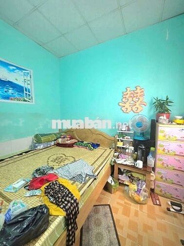 nhà 2 lầu, có sổ hồng mặt tiền đường 8 m