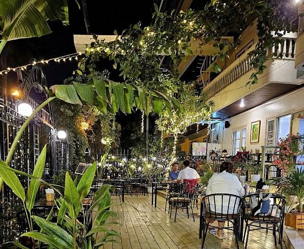 Cho thuê nhà mặt phố Nguyễn Đình Thi, Quận Tây Hồ, 300m2, mặt tiền 20m