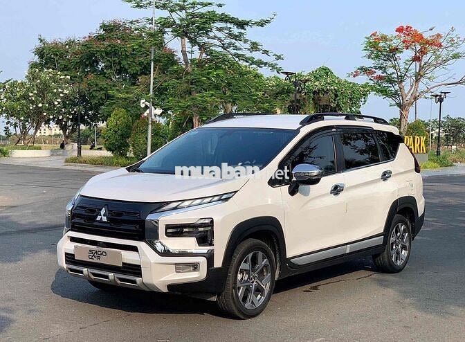 Mitsubishi Xpander Cross Trắng