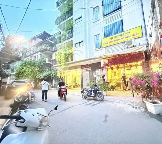 Nguyễn Chí Thanh – Ba Đình – 71 M2 – 5 Tầng – MT 6 M – Giá 33.1 Tỷ.  