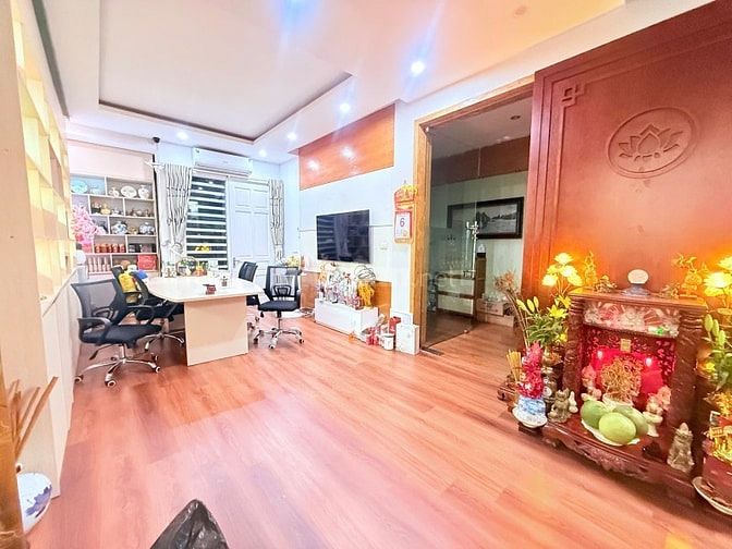 Nguyễn Chí Thanh – Ba Đình – 71 M2 – 5 Tầng – MT 6 M – Giá 33.1 Tỷ.  