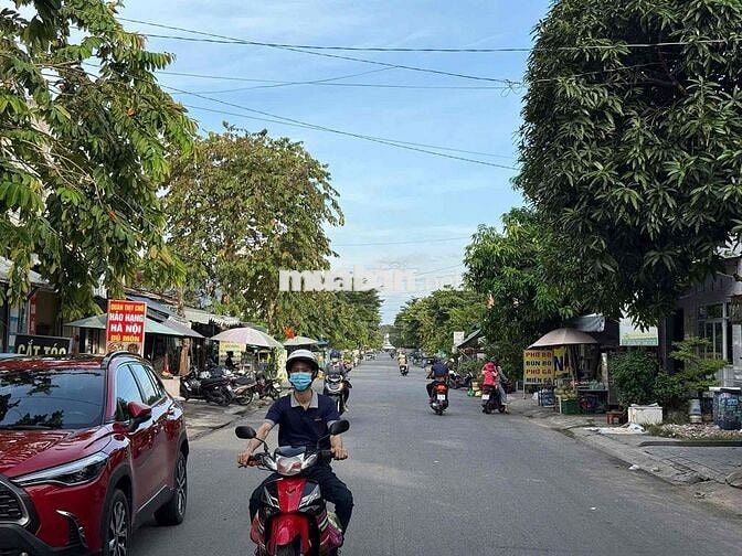 Kẹt Tiền Cần Bán Gấp Lô Đất 200m2- 650 Triệu gần chợ đêm Bàu Bàng