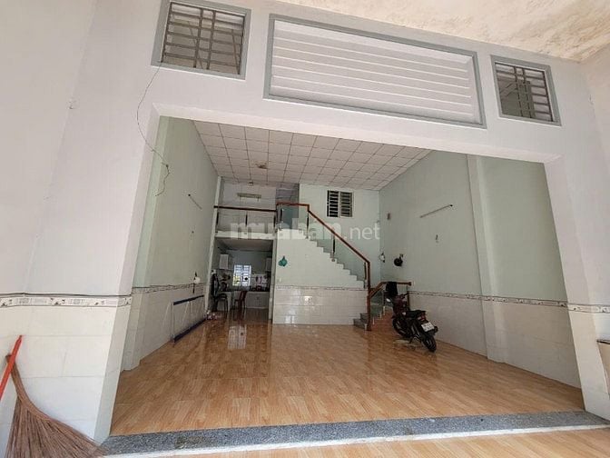 Bán đất tặng nhà 91.5m2 4,5tỷ bề ngang khủng 6,5m, hẻm ô tô thông